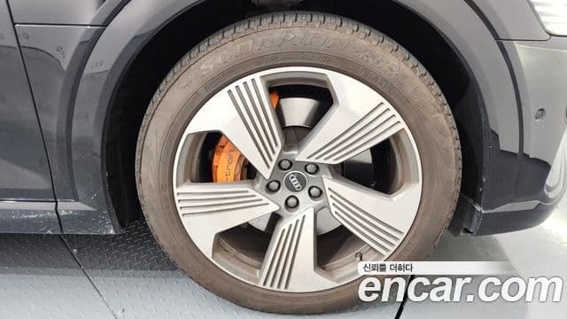 Audi e-Tron 55 Quattro Sportback, 2021 все фото