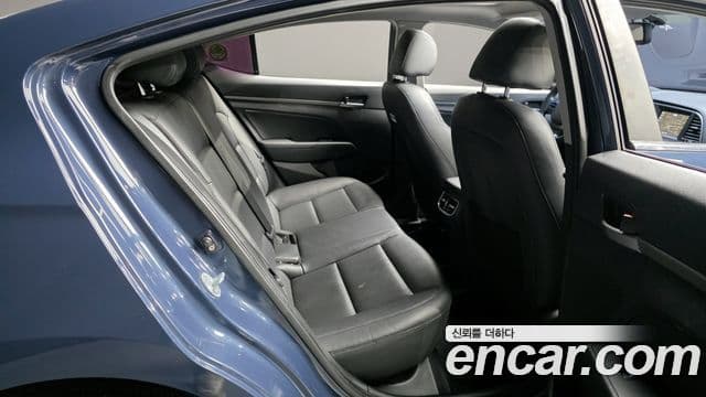 Hyundai Avante AD Modern, 2017 12