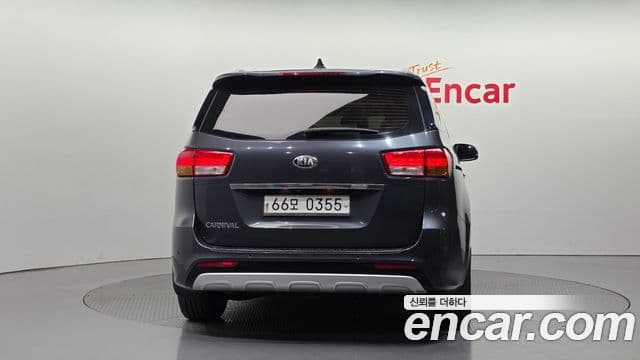 Kia All New Carnival Prestige, 2016 4