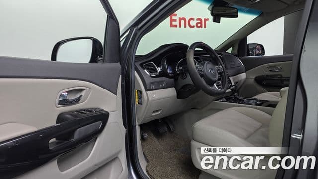 Kia All New Carnival Prestige, 2016 12