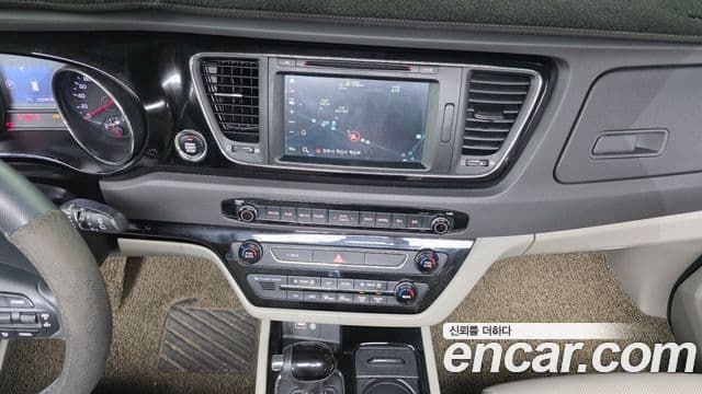Kia All New Carnival Prestige, 2016 14