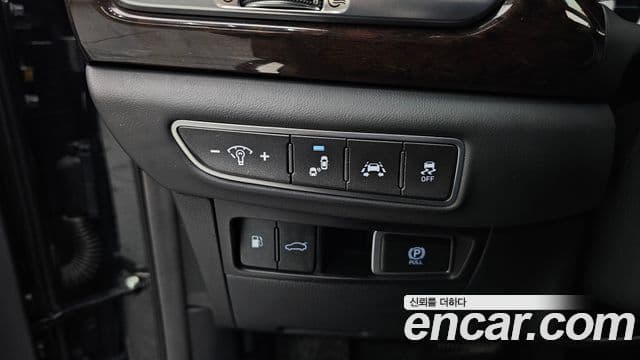 Genesis EQ900 Luxury, 2016 17