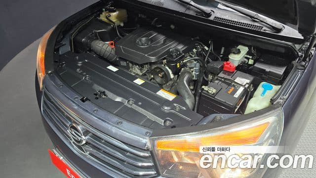 KG모빌리티(SsangYong) Korando 투리스모 4WD TX 9인승, 2016 6