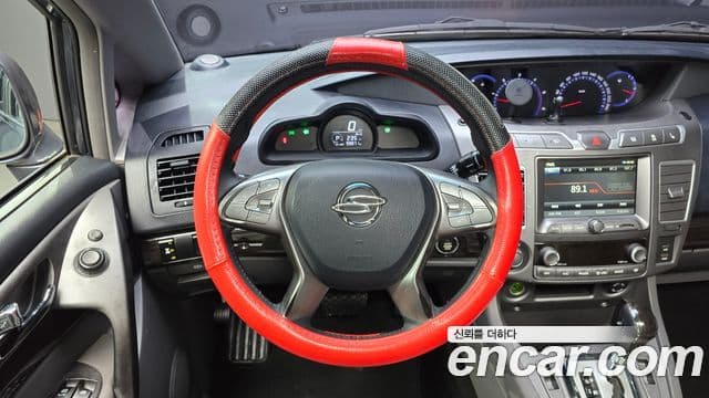 KG모빌리티(SsangYong) Korando 투리스모 4WD TX 9인승, 2016 13