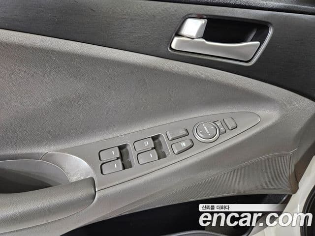 Hyundai YF Sonata Y20 Grand, 2010 10