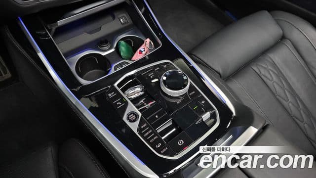 BMW X7 (G07) xDrive 40i M Sport 6인승, 2024 9
