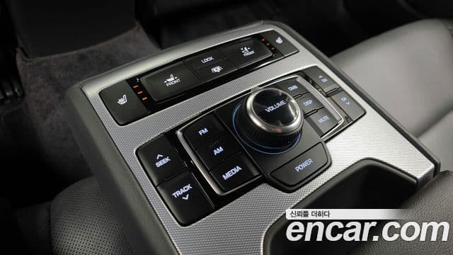 Genesis G80 Premium Luxury, 2017 19