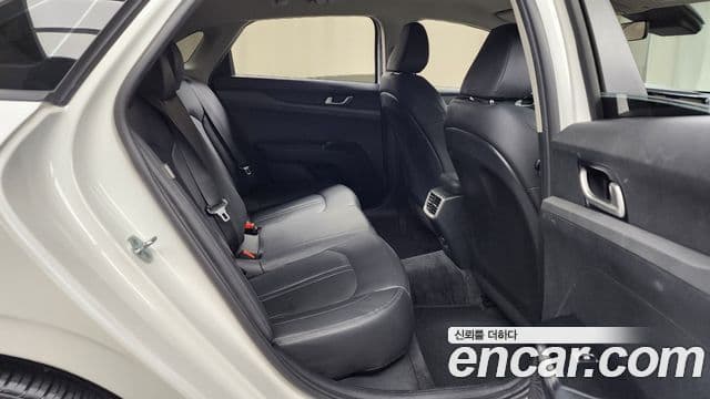 Kia K5 3세대 Trendy, 2022 12