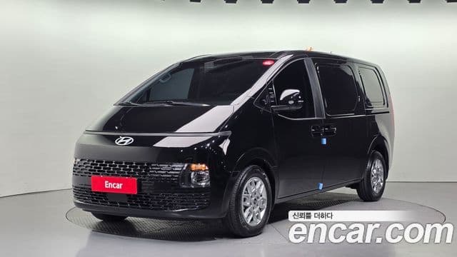 Hyundai Staria Modern, 2025 1