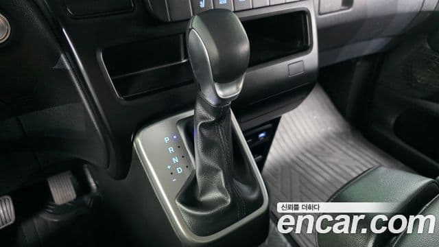 Hyundai Staria Modern, 2025 9