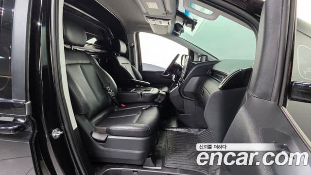 Hyundai Staria Modern, 2025 10