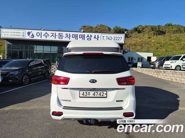Kia The / новый New Carnival Noblesse Special, 2019 4