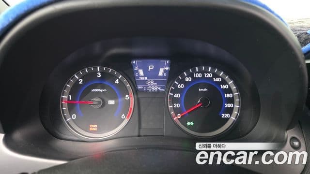 Hyundai Accent(новый кузов / новое поколение) Premier, 2012 8