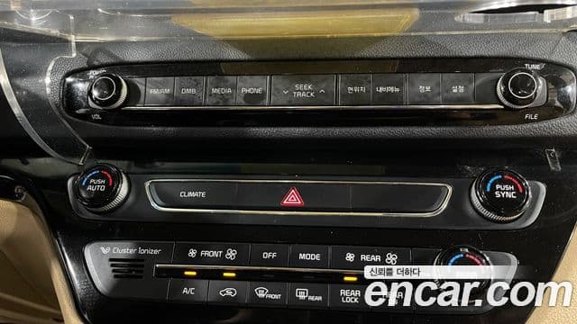 Kia All New Carnival Prestige, 2016 17