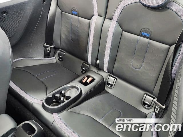 Mini Cooper C кабриолет 4세대 Classic, 2025 11