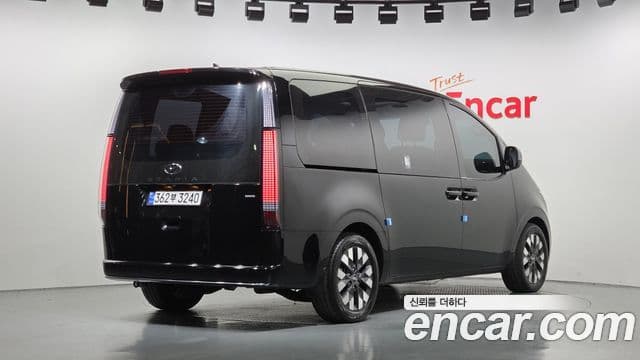 Hyundai Staria Inspiration, 2023 2