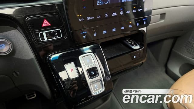Hyundai Staria Inspiration, 2023 9