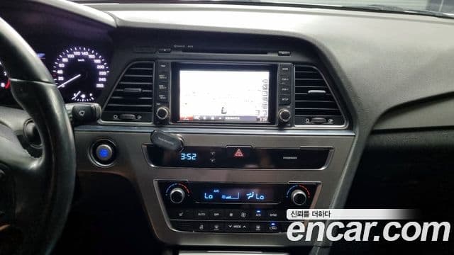 Hyundai LF Sonata Premium, 2015 16