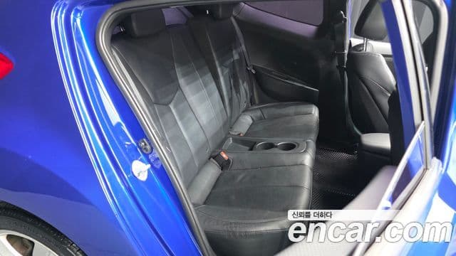 Hyundai Veloster PYL, 2015 11