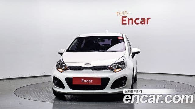 Kia All New Pride Luxury, 2014 3