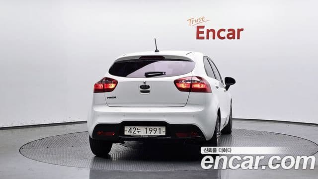 Kia All New Pride Luxury, 2014 4