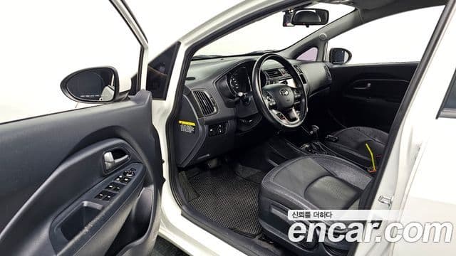 Kia All New Pride Luxury, 2014 11
