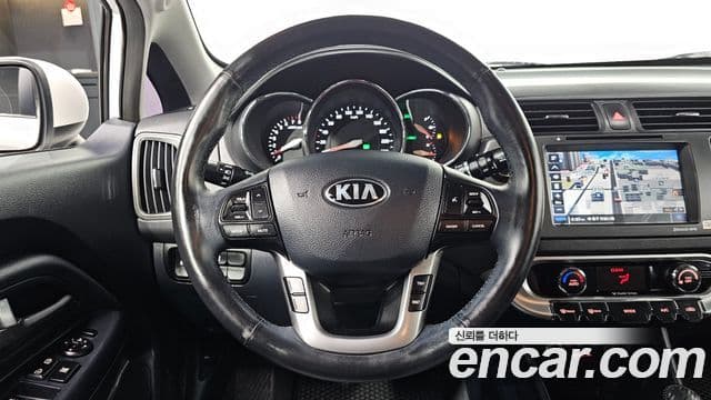 Kia All New Pride Luxury, 2014 13