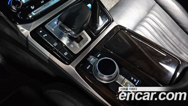 Genesis EQ900 Luxury, 2016 9