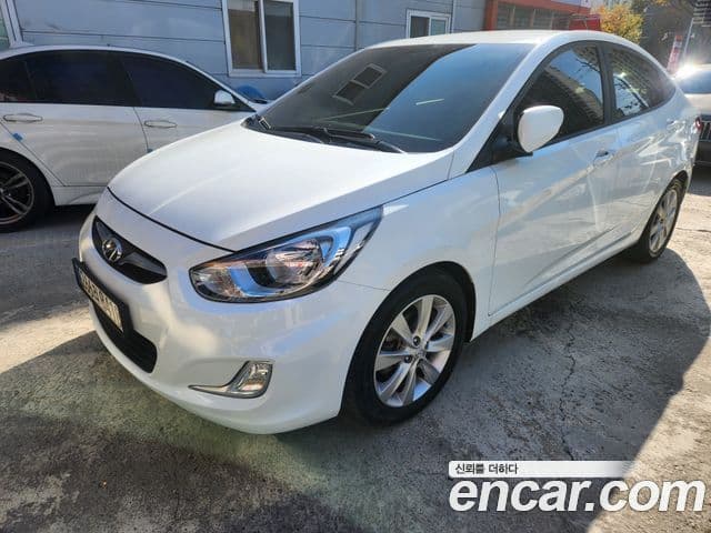 Hyundai Accent(новый кузов / новое поколение) 1.6 GDI top, 2012 3