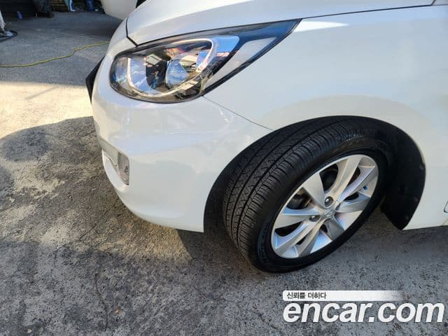 Hyundai Accent(новый кузов / новое поколение) 1.6 GDI top, 2012 8