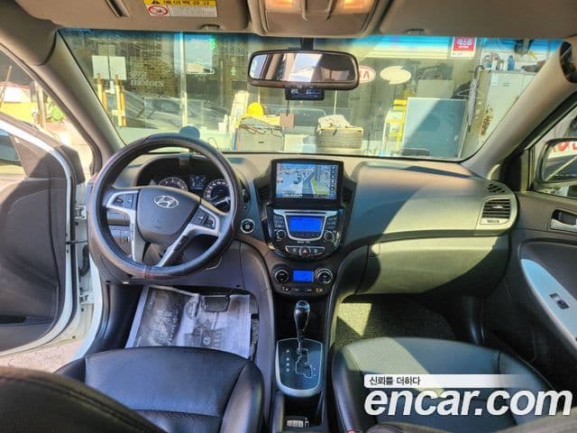 Hyundai Accent(новый кузов / новое поколение) 1.6 GDI top, 2012 11