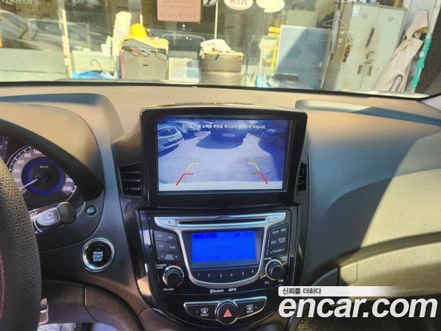 Hyundai Accent(новый кузов / новое поколение) 1.6 GDI top, 2012 16