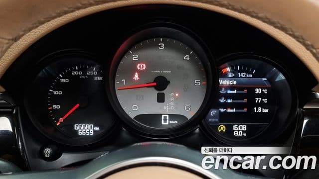 Porsche Macan 95B, 2016 8