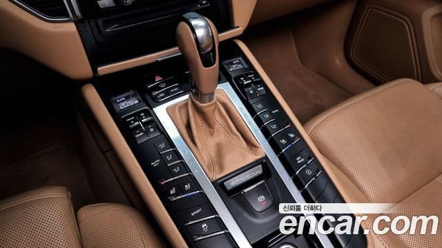 Porsche Macan 95B, 2016 9