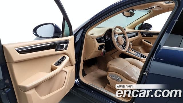 Porsche Macan 95B, 2016 10