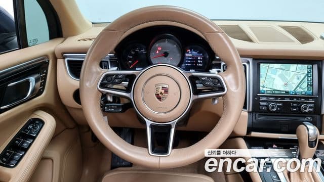 Porsche Macan 95B, 2016 13