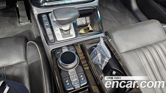 Genesis EQ900 Prestige, 2016 9