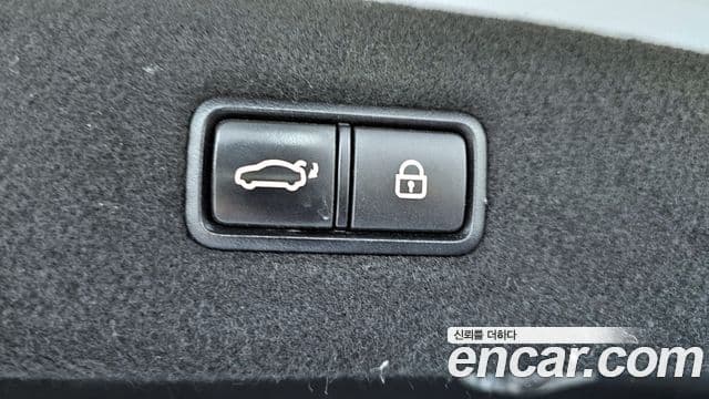 Genesis EQ900 Prestige, 2016 20