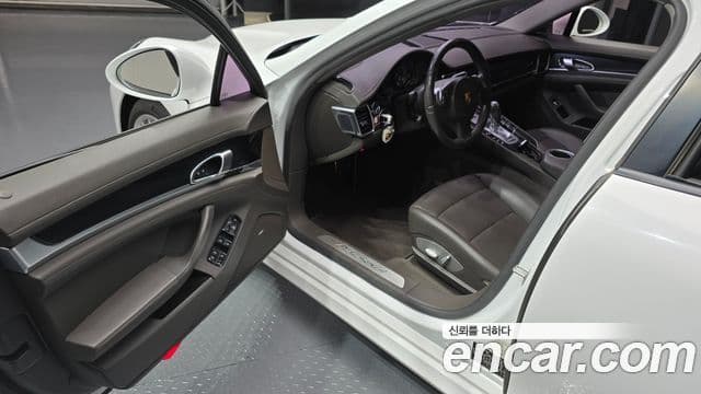 Porsche Panamera 970, 2015 11