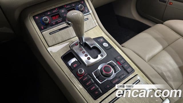 Audi New A8 D3, 2010 9