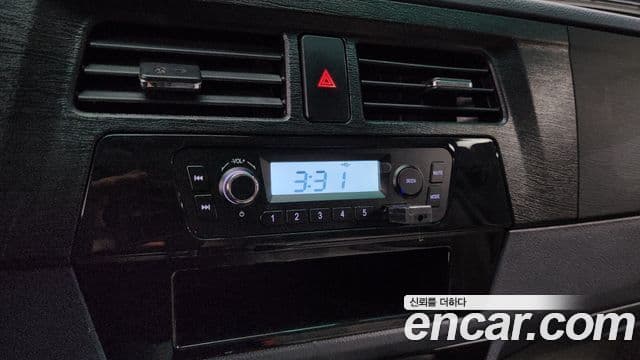 신위안 이티밴 4인승, 2023 14