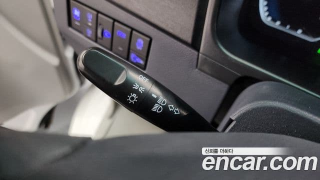 신위안 이티밴 4인승, 2023 17