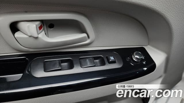 신위안 이티밴 4인승, 2023 19