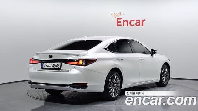 Lexus ES300h 7세대 Executive, 2025 2