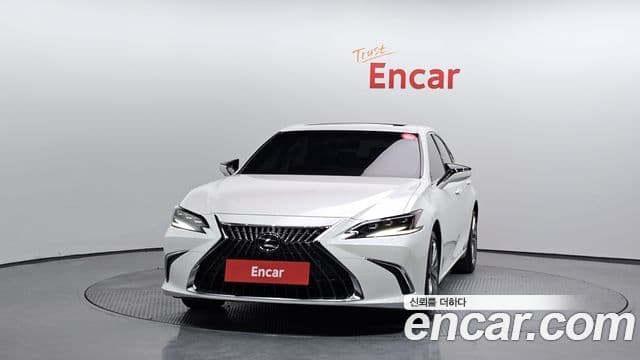 Lexus ES300h 7세대 Executive, 2025 3
