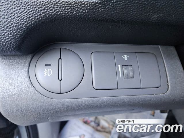 Hyundai Grand Starex CVX Luxury, 2011 12