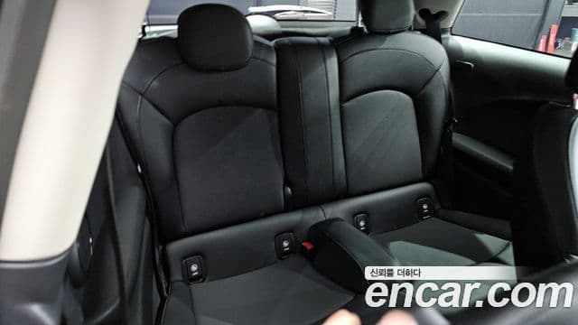 Mini Cooper 3세대, 2018 12