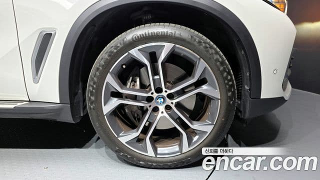 BMW X5 (G05) xDrive 45e xLine, 2023 все фото