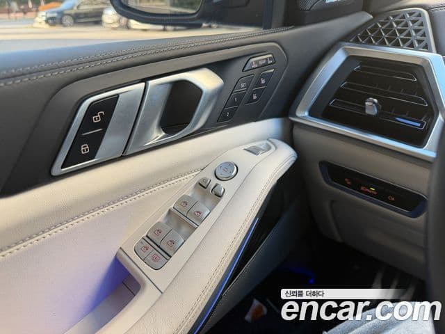 BMW X7 (G07) xDrive 40i M Sport 6인승, 2024 11