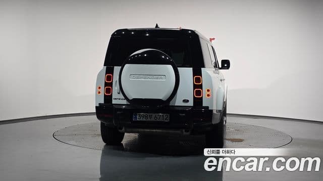 Land Rover Defender (L663) 130 P400 X-Dynamic HSE, 2023 4